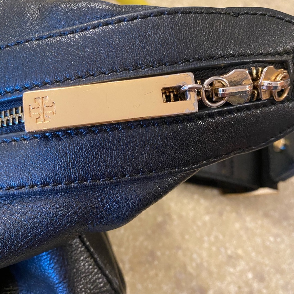 ⭐️Tory Burch Black Leather bag⭐️ - Picture 7 of 9
